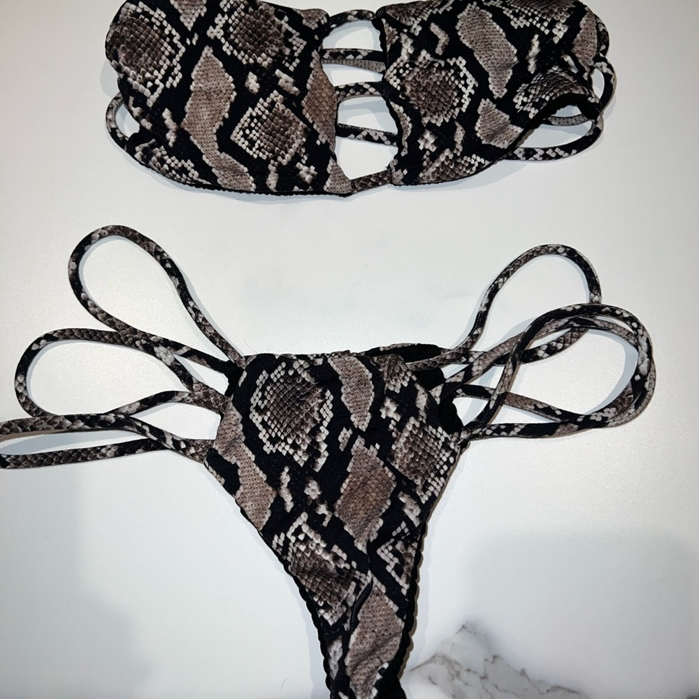 Barley worn bathing suit xs!!!
